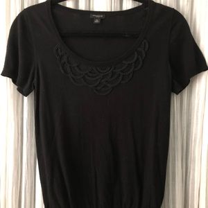 Delicate short sleeve sweater with beaded detail